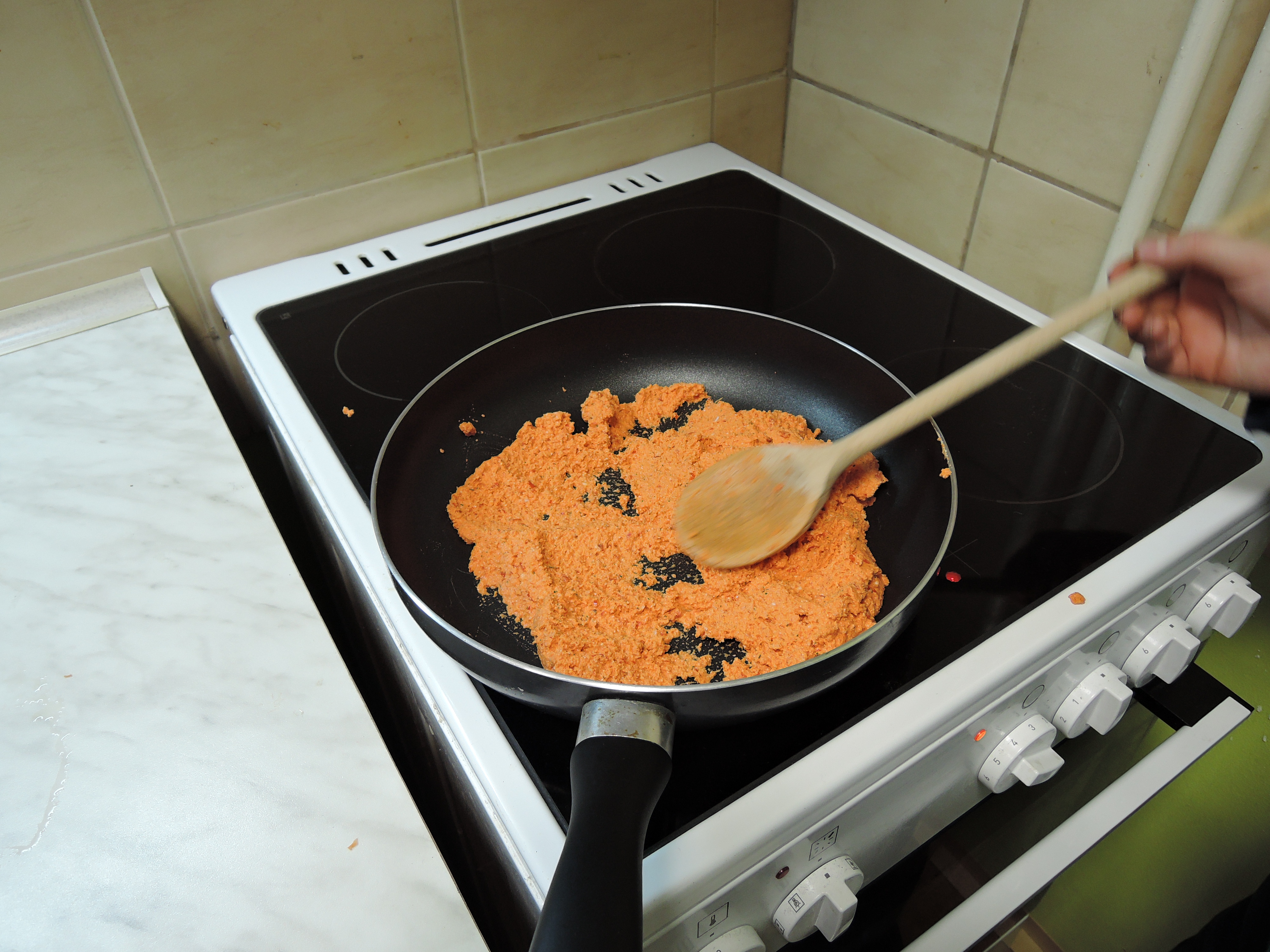 Zahříváme, mícháme... až do zhoustnutí. 9